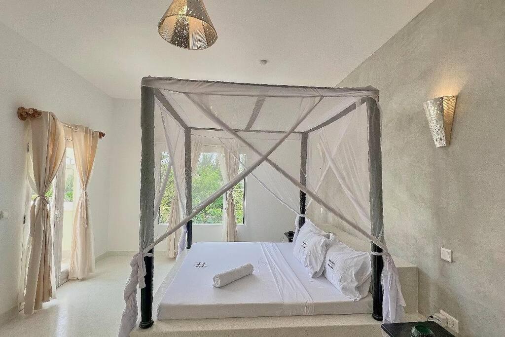 White Villa - Paparemo Beach Ватаму Экстерьер фото